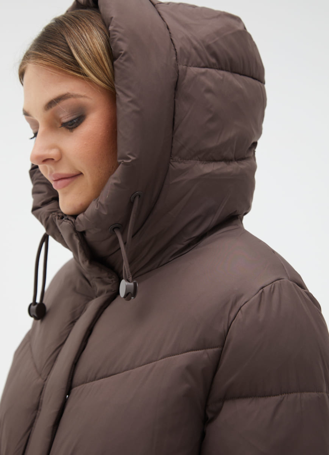 Пуховик женский с капюшоном модель № 31111 универмаг малина