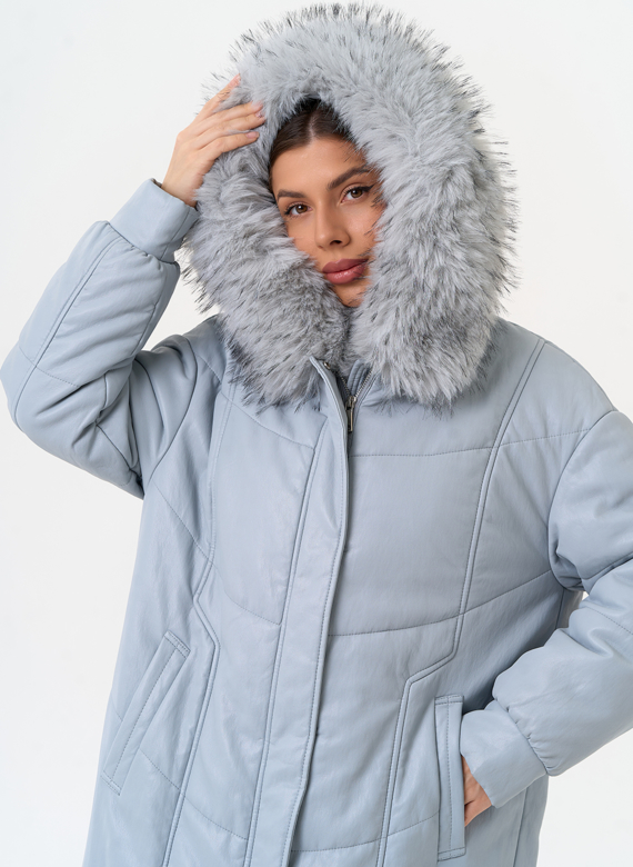 Женский пуховик из эко кожи с отделкой из эко меха