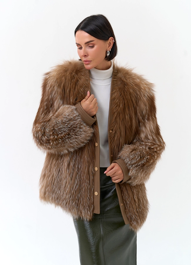 Женская шуба из меха лиса с манжетами модель № 34157 универмаг малина