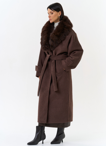 Женское утепленное пальто с отделкой из меха песца