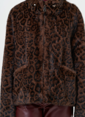 Женская куртка из эко меха с воротником 