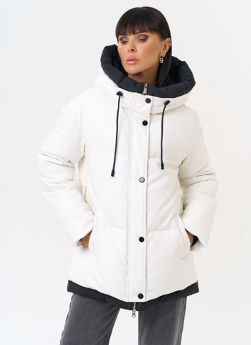 Белый пуховик из эко кожи с поясом